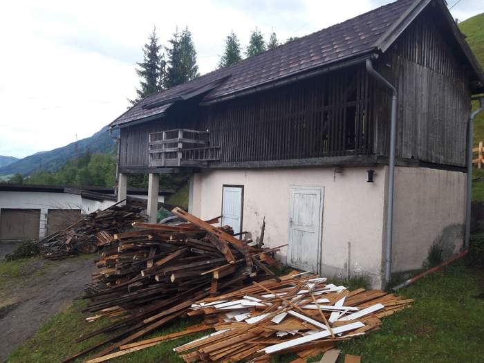 Abriss der maroden Holzhütten beim Trockenboden, 2019