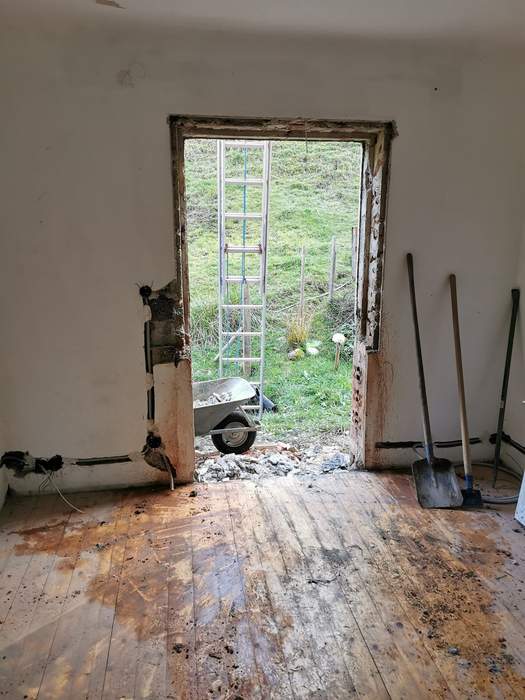 Renovierung leerstehende Wohnungen Haus 98