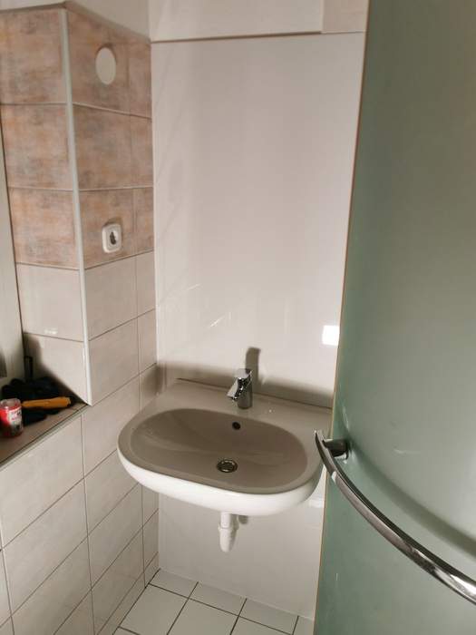 Renovierung leerstehende Wohnungen Haus 98